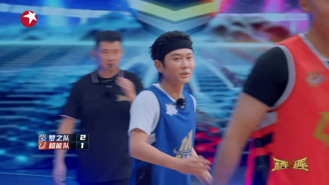 3v3篮球赛中，天宇@韩天宇-HTY 的投篮水平也超棒！