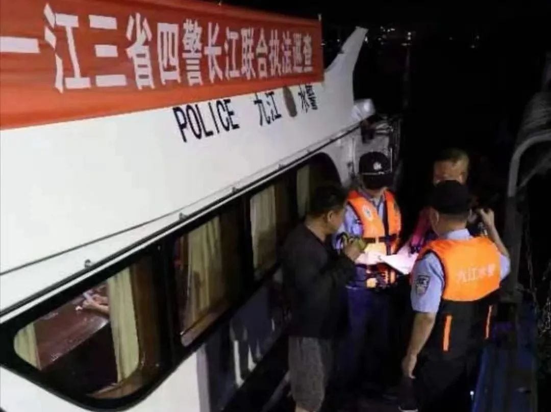燃爆了(全网公敌程序员之死背后的真相)全网公敌程序员之死攻略背后的秘密,(图1) 燃爆了(全网公敌程序员之死背后的真相)全网公敌程序员之死攻略背后的秘密,(图1)