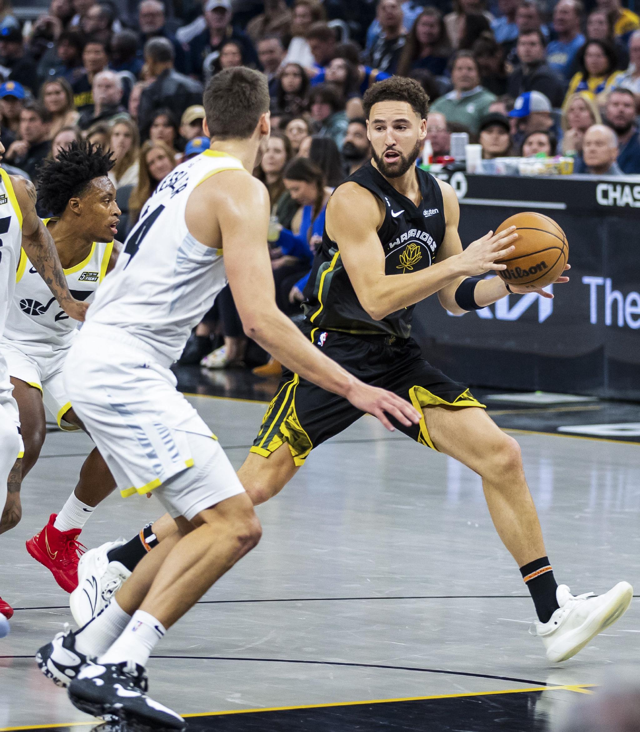 籃球——NBA常規(guī)賽：勇士勝爵士