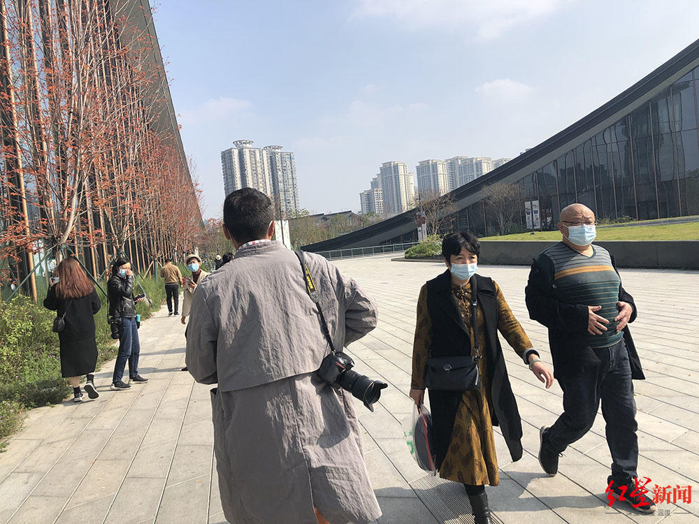回看首届成都国际摄影周:一出道,即巅峰