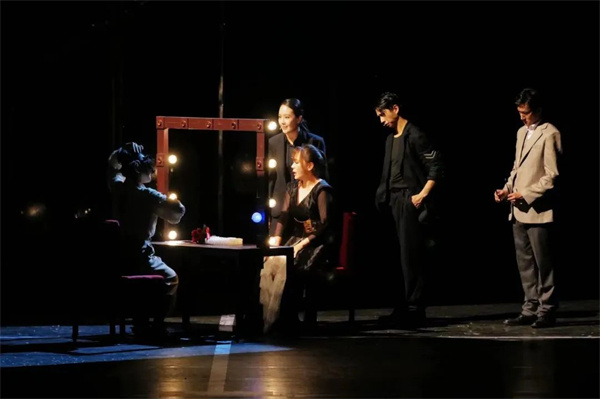 打造东野圭吾式悬疑剧场，《虚像的道化师》上海站首演