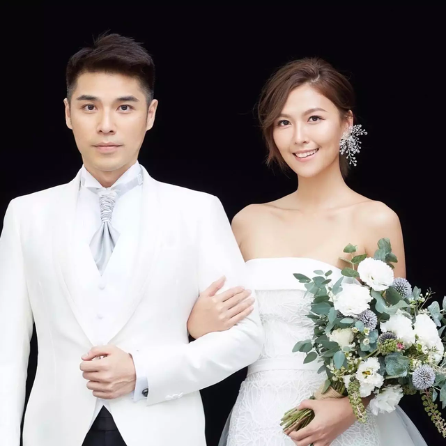 香港知名星二代庆祝恋爱九周年!新婚妻子颜值高,还是选美冠军