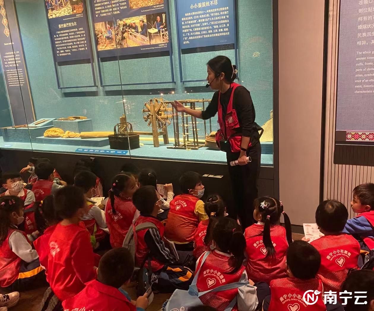 南宁市云景路小学学生到广西民族博物馆开展研学活动