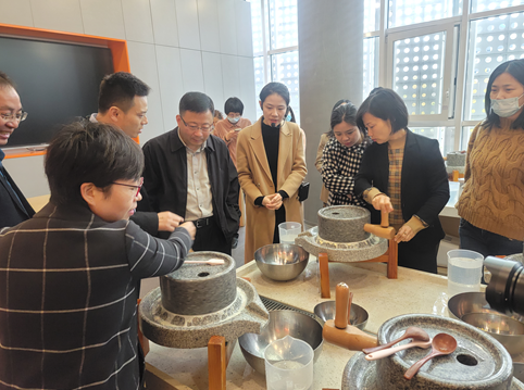 九阳获杭州市“放心消费教育基地”金名片