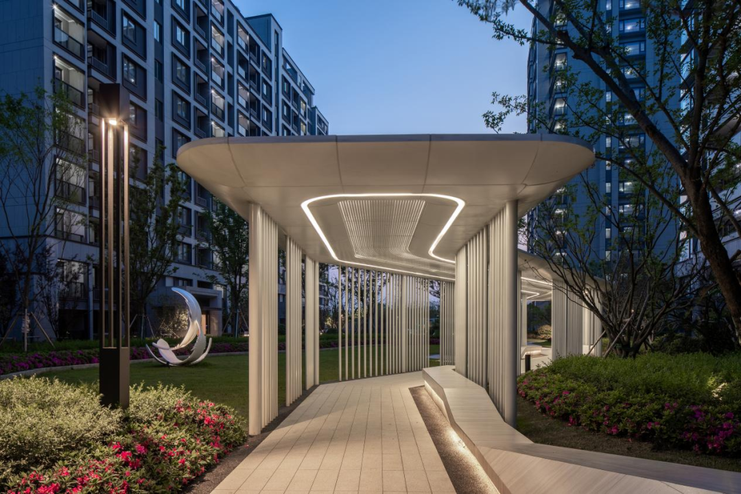 现在的豪宅都太卷了!休闲区蓝鸢梦想 - Www.slyday.coM 现在的豪宅都太卷了!休闲区蓝鸢梦想 - Www.slyday.coM