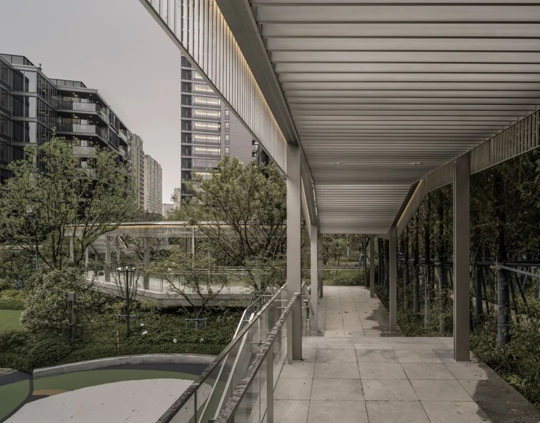 现在的豪宅都太卷了!休闲区蓝鸢梦想 - Www.slyday.coM 现在的豪宅都太卷了!休闲区蓝鸢梦想 - Www.slyday.coM