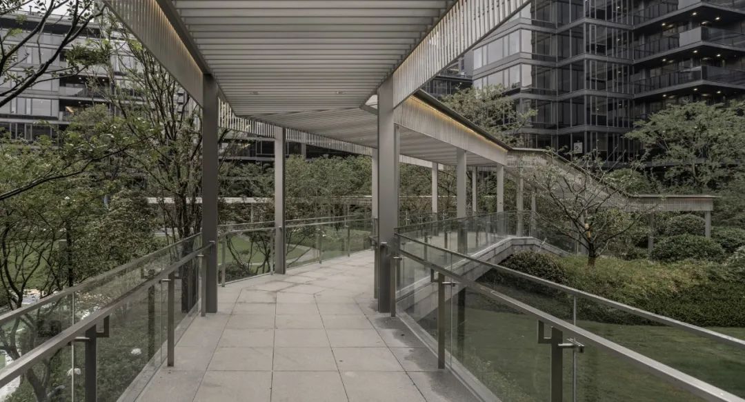 现在的豪宅都太卷了!休闲区蓝鸢梦想 - Www.slyday.coM 现在的豪宅都太卷了!休闲区蓝鸢梦想 - Www.slyday.coM