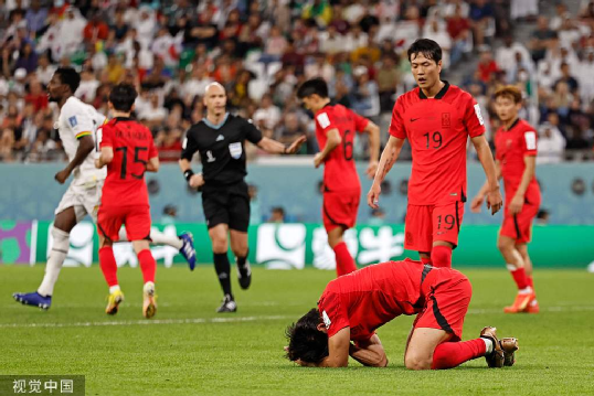  28日，卡塔尔世界杯H组小组赛第二轮比赛中，韩国队以比分 2：3惜败加纳。（视觉中国）