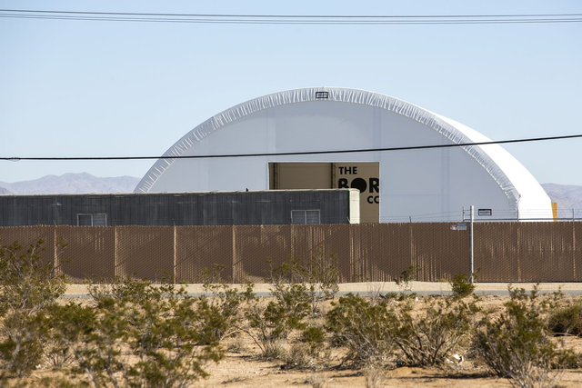 Boring公司在加州沙漠小镇Adelanto的废弃工地。