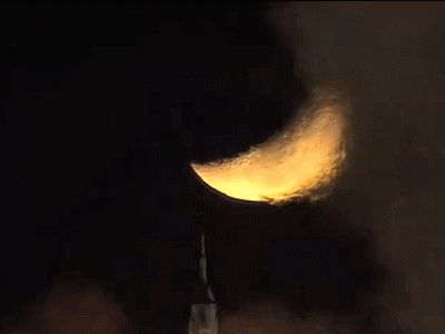 月伴神箭。图源：央视新闻