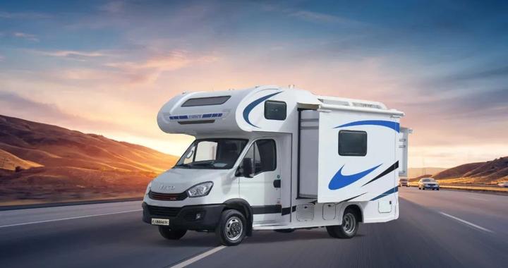 巨威房车双拓展，超大空间，丰富配置，舒享房车生活