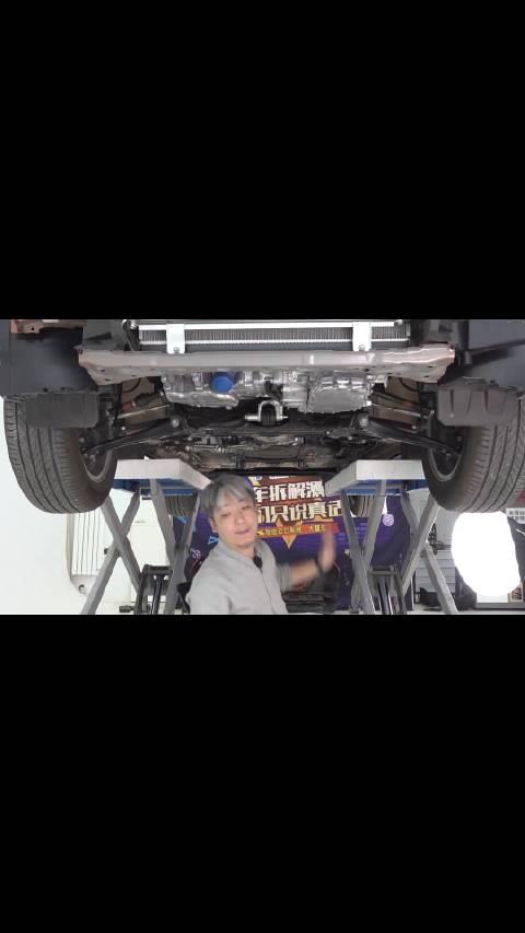 在细节方面，这辆车成本优化比较明显……