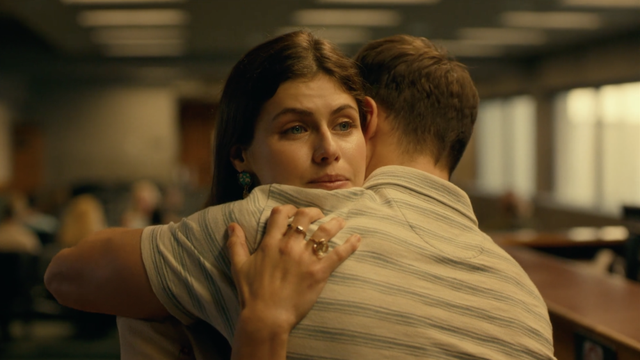 讽刺到灵魂深处!《白莲花度假村》,美国中产的虚伪都被它说透了休闲区蓝鸢梦想 - Www.slyday.coM 讽刺到灵魂深处!《白莲花度假村》,美国中产的虚伪都被它说透了休闲区蓝鸢梦想 - Www.slyday.coM