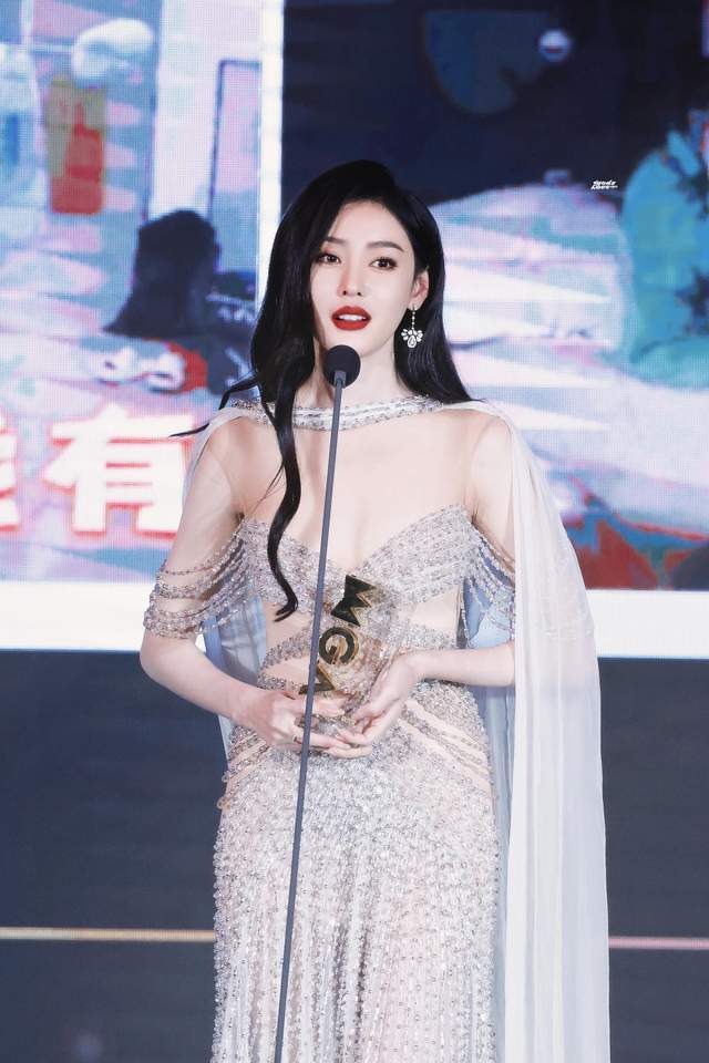 内娱红毯有两尊神!一出场艳压亚洲,衬托得韩娱像诈骗休闲区蓝鸢梦想 - Www.slyday.coM 内娱红毯有两尊神!一出场艳压亚洲,衬托得韩娱像诈骗休闲区蓝鸢梦想 - Www.slyday.coM