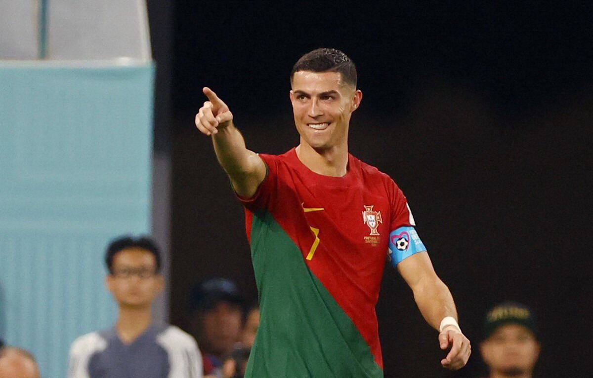 明晨3时,C罗率领葡萄牙男足VS瑞士,冲击世界杯8强!CCTV5直播休闲区蓝鸢梦想 - Www.slyday.coM 明晨3时,C罗率领葡萄牙男足VS瑞士,冲击世界杯8强!CCTV5直播休闲区蓝鸢梦想 - Www.slyday.coM