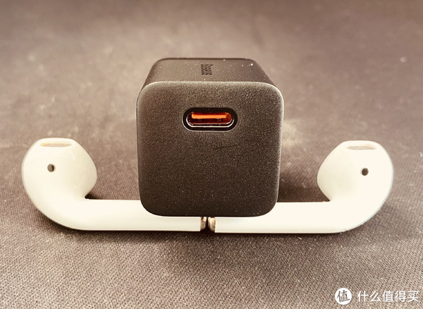 倍思小酷氮化镓快充套装PD20W评测报告休闲区蓝鸢梦想 - Www.slyday.coM 倍思小酷氮化镓快充套装PD20W评测报告休闲区蓝鸢梦想 - Www.slyday.coM