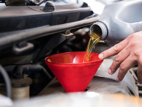 新车首保后，以后不去4S店保养，4S店会拒绝保修吗？