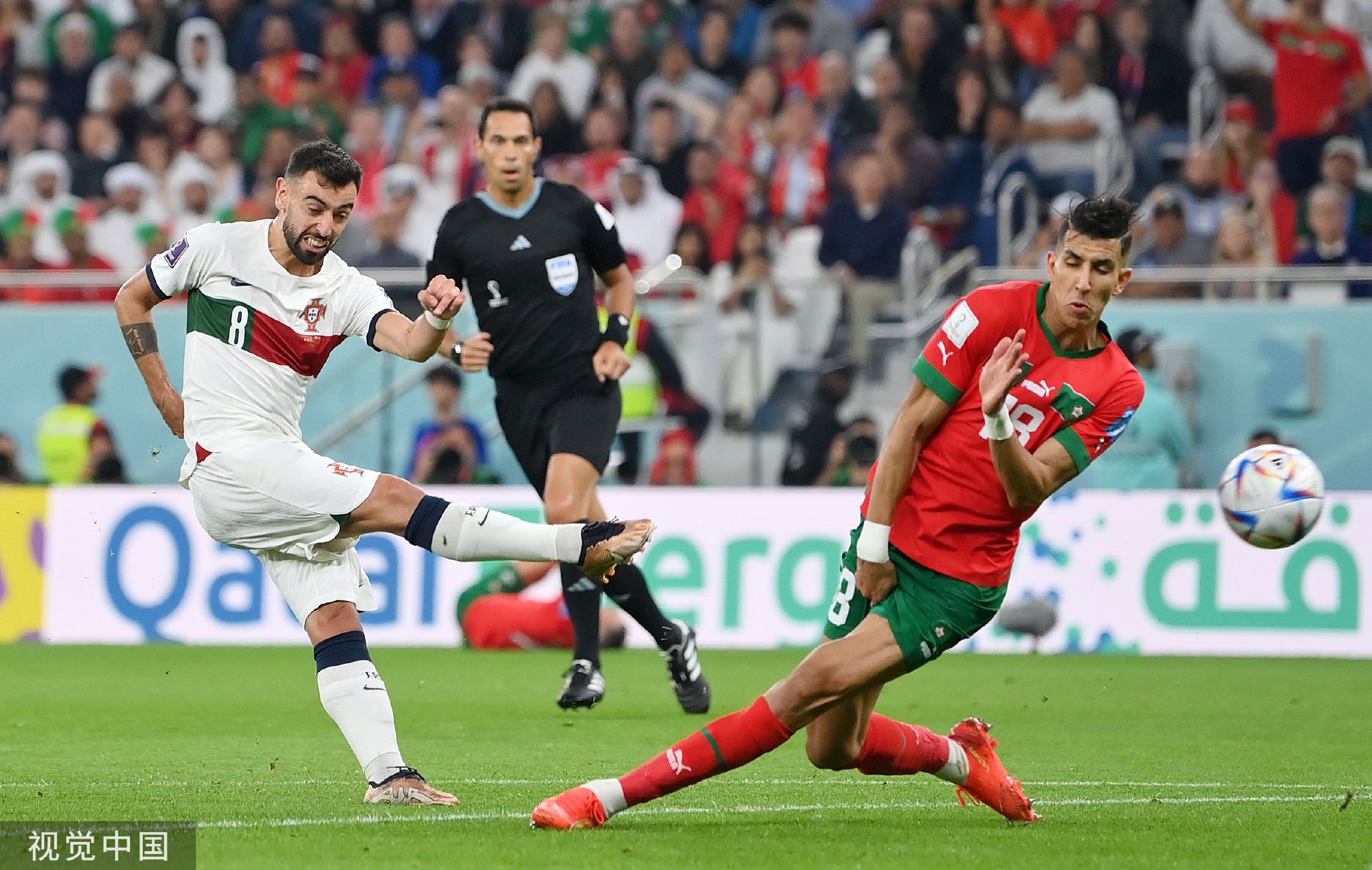 失球之后，葡萄牙发起狂攻。