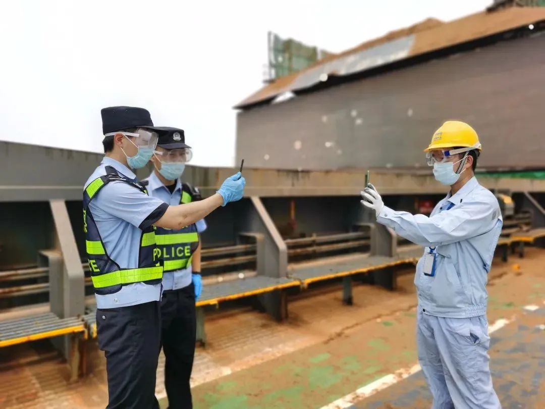 连接员工作照片 7f2d-5780cb2d9dd8f9d54f77c516c9c5c3aa.jpg