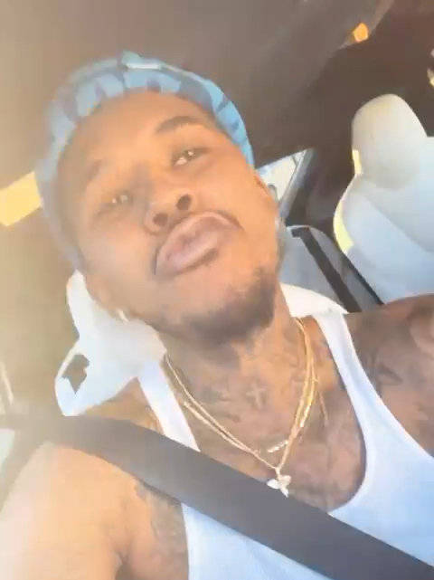 开着特斯拉……