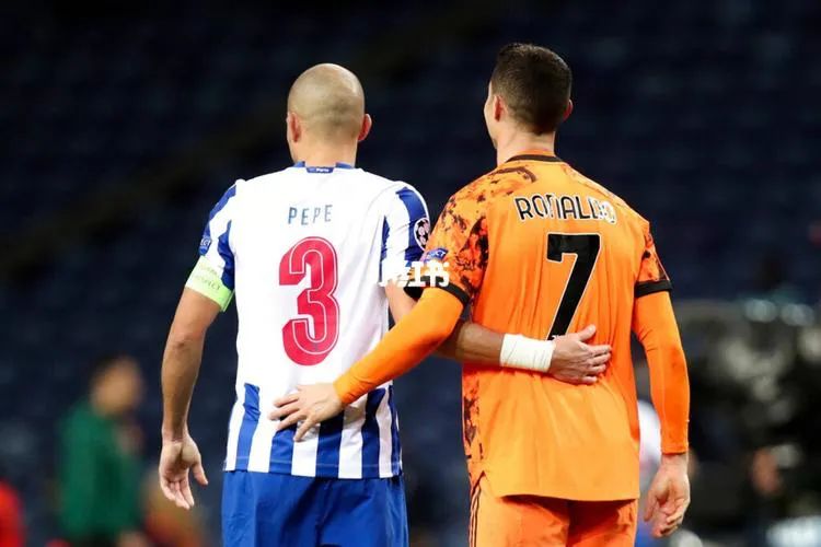 最后一舞!37岁的C罗望着39岁的佩佩,满眼都是往日的峥嵘!休闲区蓝鸢梦想 - Www.slyday.coM 最后一舞!37岁的C罗望着39岁的佩佩,满眼都是往日的峥嵘!休闲区蓝鸢梦想 - Www.slyday.coM