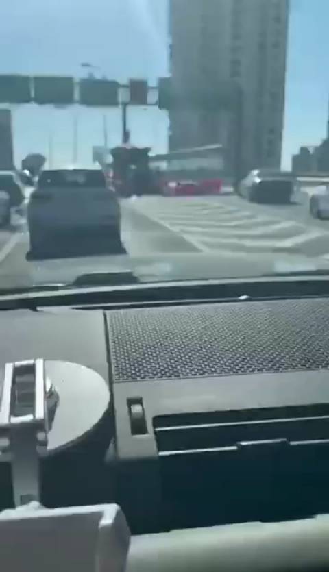 已经不记得特斯拉第几次撞这个位置了……