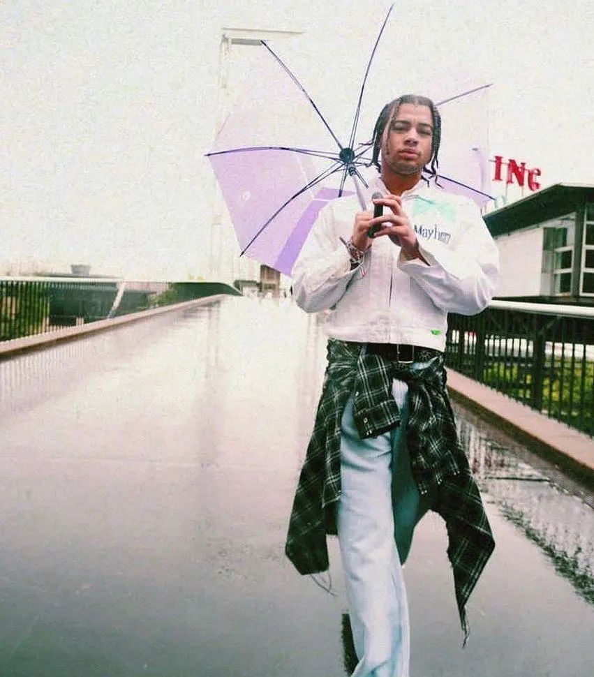 王一博和刘雯都在穿的品牌,如何在解构设计中演绎氛围感?3 王一博和刘雯都在穿的品牌,如何在解构设计中演绎氛围感?