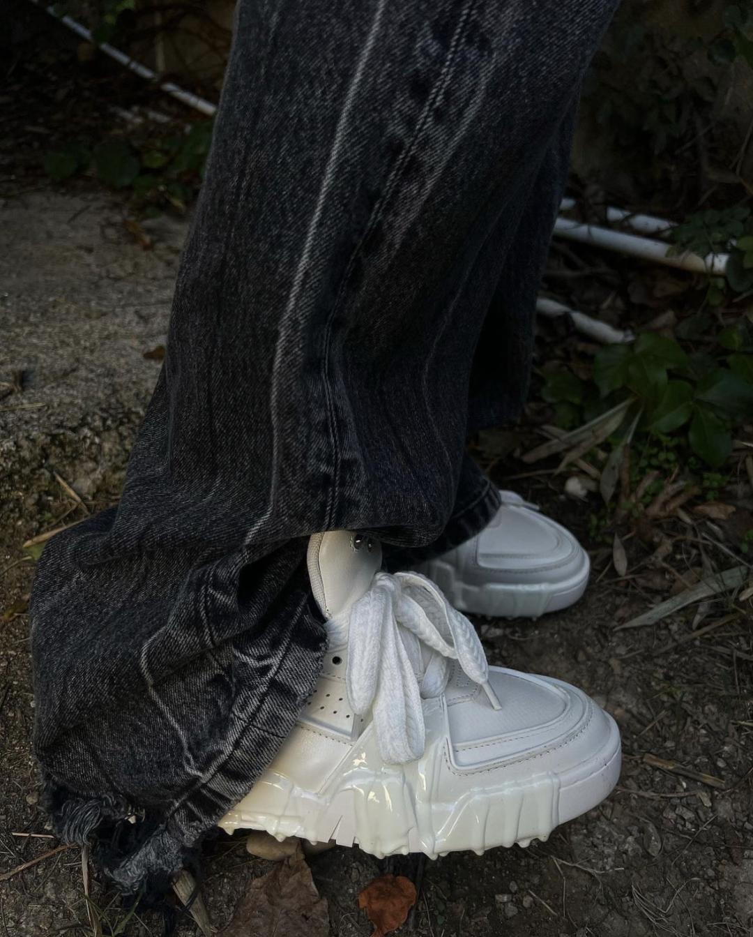 王一博和刘雯都在穿的品牌,如何在解构设计中演绎氛围感?15 王一博和刘雯都在穿的品牌,如何在解构设计中演绎氛围感?