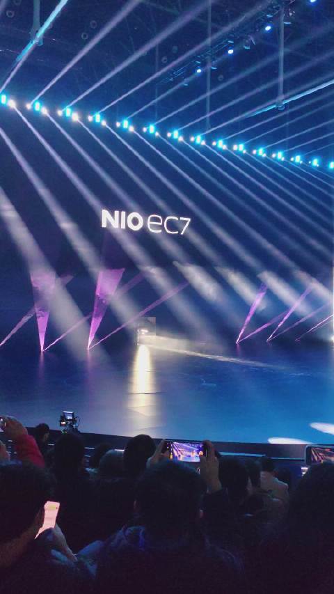 蔚来发布EC7，轴距2960mm，轿跑SUV造型，双模主动升降尾翼……