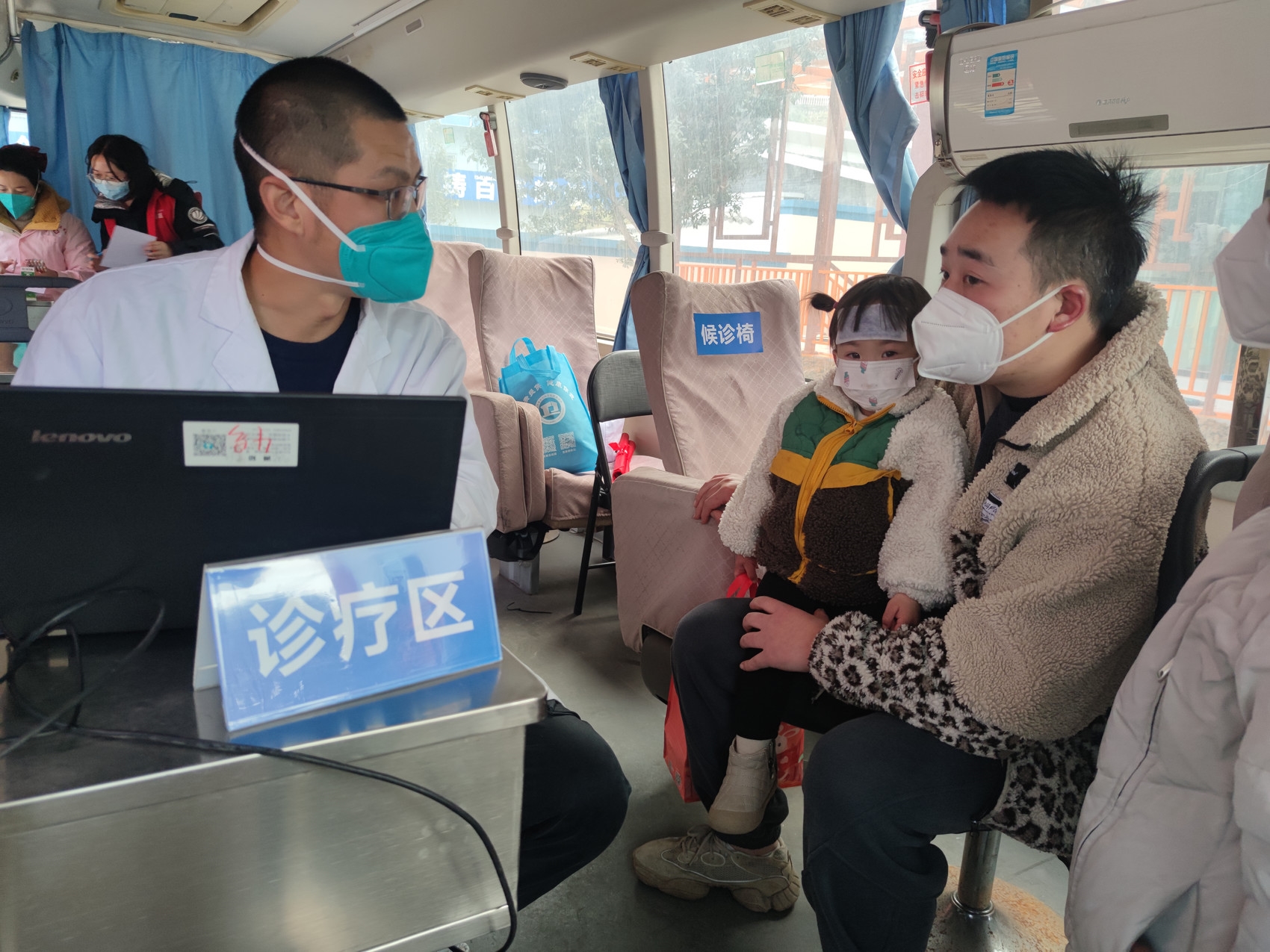 川观调查丨四川各地基层“哨点”调整工作内容，为患者和发热门诊 