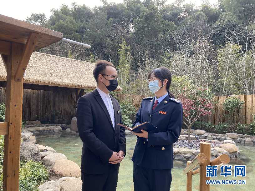 税务人员在宁海安岚酒店调研。新华网发