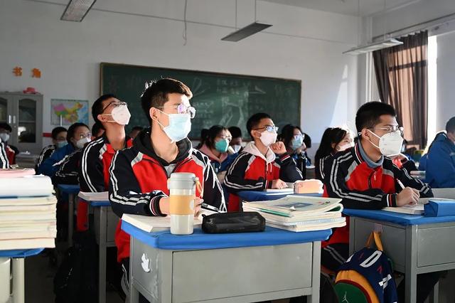 教育部:除跨地区返校入学外,高校师生出入校门和校园公共区域不查核酸 教育部:除跨地区返校入学外,高校师生出入校门和校园公共区域不查核酸