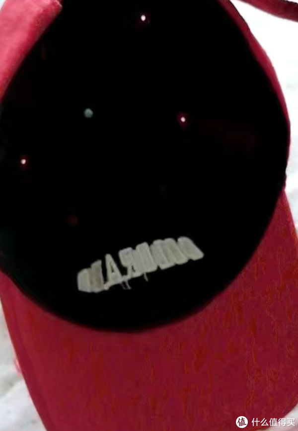 哇塞,对象送给我的这个帽子真的超级好看哦。 哇塞,对象送给我的这个帽子真的超级好看哦。