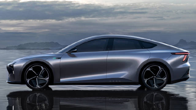 中大型轿车新选择！3米大轴距，400KW双电机，续航超600KM