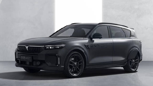 价格下调1万！标配694马力，轴距2960mm，岚图FREEDNA续航860KM