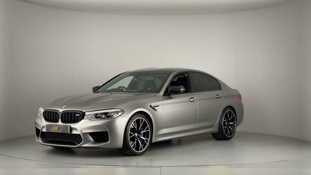 宝马M5 4.4i V8 Competition 欧六排放