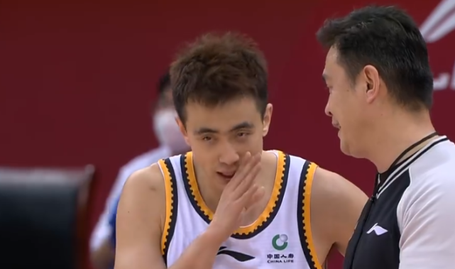 63次犯规!辽篮复仇浙江,裁判尺度引热议,新年大战太惨烈4 63次犯规!辽篮复仇浙江,裁判尺度引热议,新年大战太惨烈