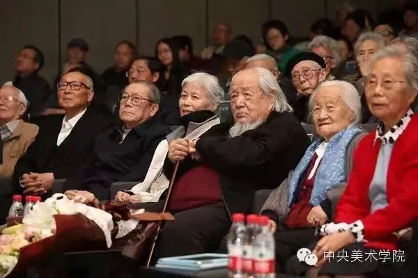 2016年3月29日,侯一民先生参加“创新先驱之路——罗工柳百年诞辰纪念展”开幕式