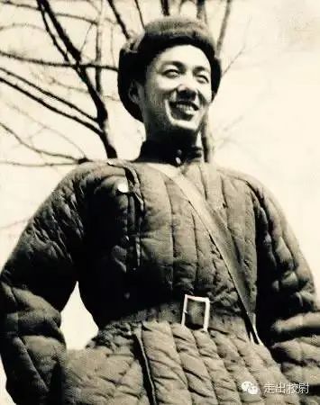 1951年,侯一民在朝鲜战地写生