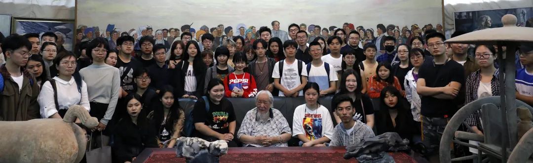 2019年5月26日,学校校级党校学员拜访侯一民先生工作室