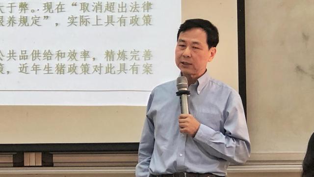北大国发院教授卢锋 澎湃新闻记者 周頔 摄