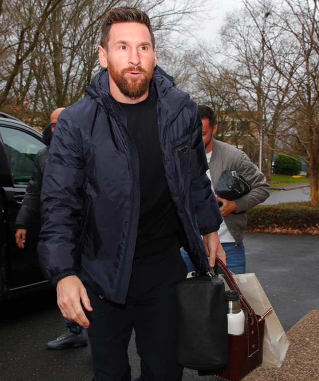 致敬冠军!梅西回归,巴黎列队鼓掌+送奖杯,球王笑开花休闲区蓝鸢梦想 - Www.slyday.coM 致敬冠军!梅西回归,巴黎列队鼓掌+送奖杯,球王笑开花休闲区蓝鸢梦想 - Www.slyday.coM