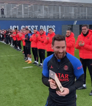 致敬冠军!梅西回归,巴黎列队鼓掌+送奖杯,球王笑开花休闲区蓝鸢梦想 - Www.slyday.coM 致敬冠军!梅西回归,巴黎列队鼓掌+送奖杯,球王笑开花休闲区蓝鸢梦想 - Www.slyday.coM