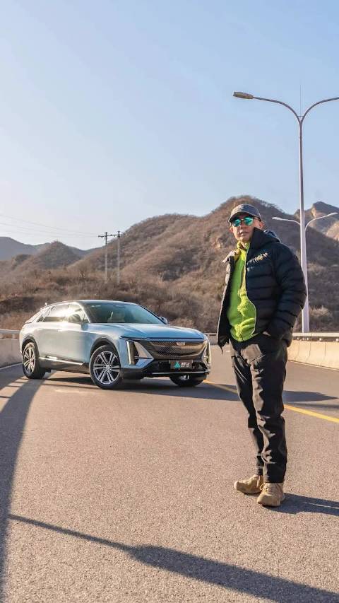 新势力看腻了吧？来看看真正的豪华纯电SUV