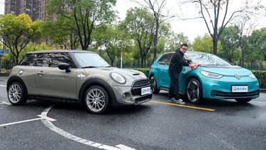 干了12年汽车编辑，我买过2辆大众，这次是纯电的ID.3！