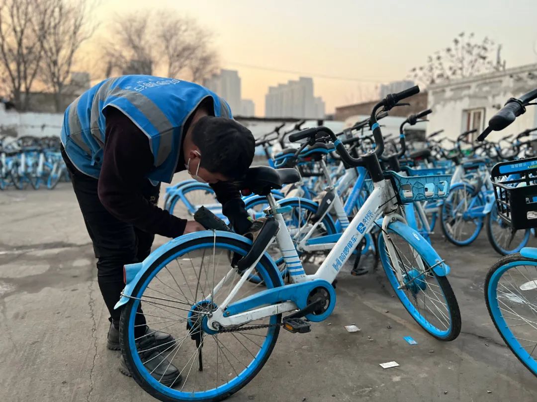 共享单车运维员剪私锁北京 e7d7-fc79e015dbeecbb0a52c2cb472b95b2d.jpg