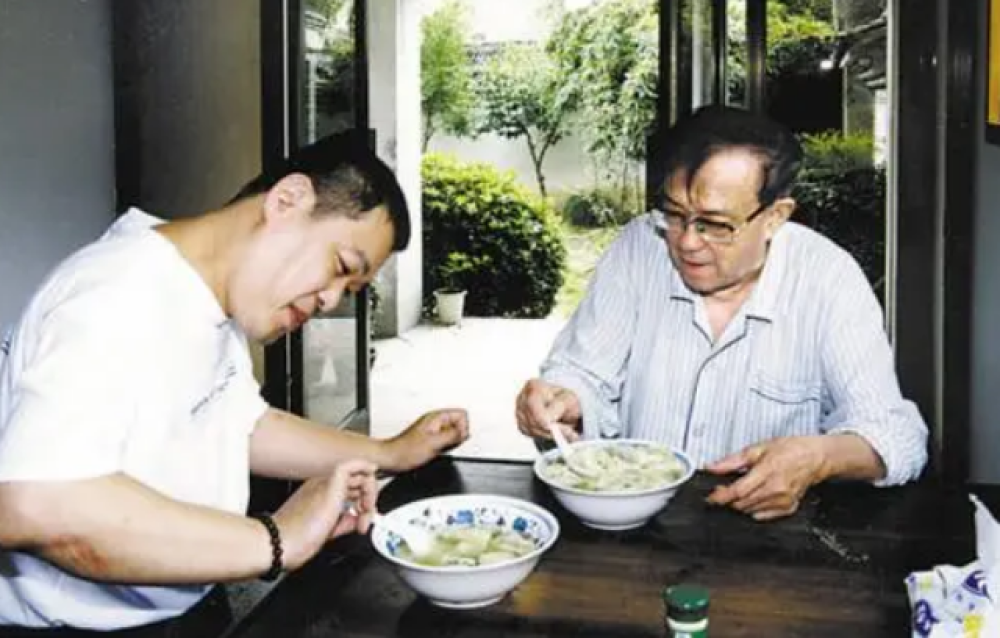 中国著名导演小儿子感染新冠去世!一门三子,悲情家世,堪比电影……休闲区蓝鸢梦想 - Www.slyday.coM 中国著名导演小儿子感染新冠去世!一门三子,悲情家世,堪比电影……休闲区蓝鸢梦想 - Www.slyday.coM