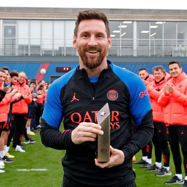 大巴黎列队欢迎梅西,将完成续约!内马尔笑开花,姆巴佩躲起来了休闲区蓝鸢梦想 - Www.slyday.coM 大巴黎列队欢迎梅西,将完成续约!内马尔笑开花,姆巴佩躲起来了休闲区蓝鸢梦想 - Www.slyday.coM