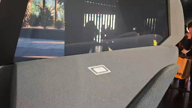 一个小疑惑：BMW Dee如何开关窗……