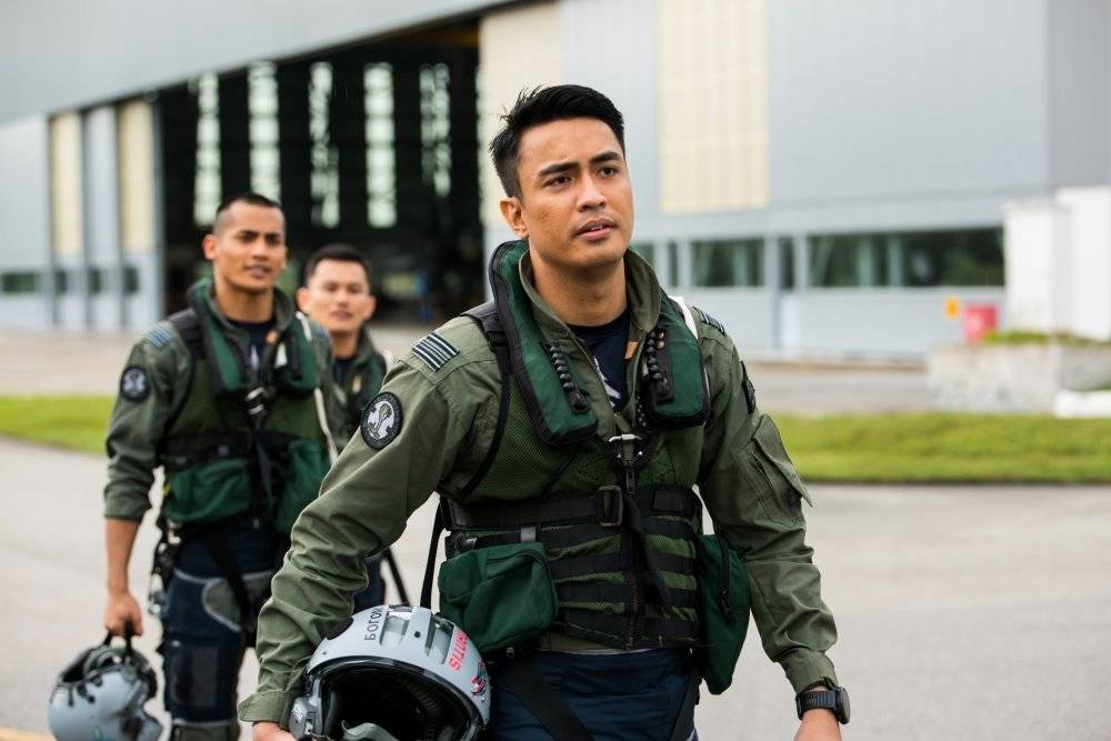 马来西亚版《壮志凌云》来袭，导演是《红海行动》军事指导 – 新浪
